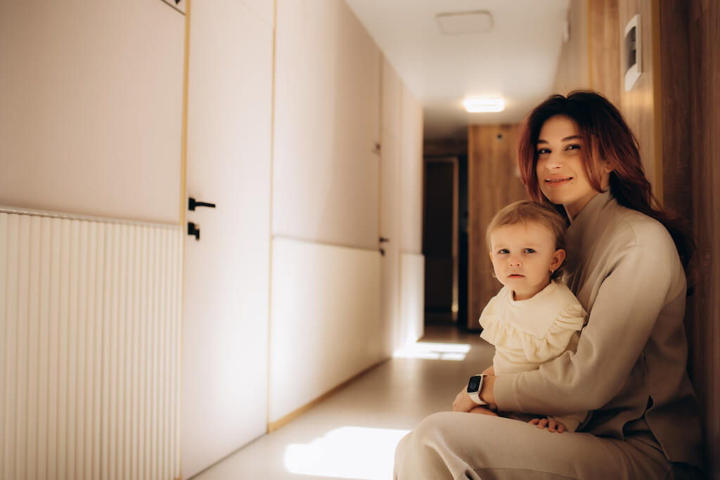 Przebywanie na urlopie wychowawczym a prawo do zasiłku pielęgnacyjnego