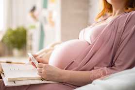 Zakończenie umowy o pracę przed porodem a urlop macierzyński